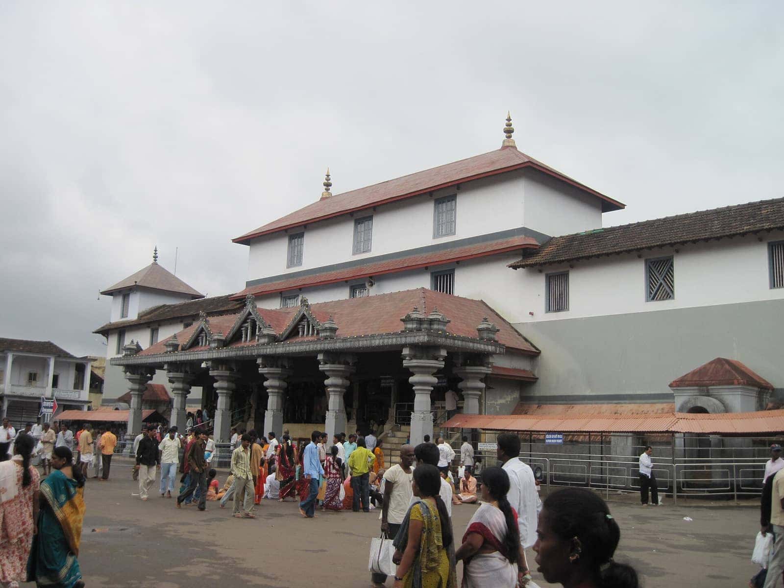 Pilgrims outside the Sri Manjunatha Temple at Dharmasthala